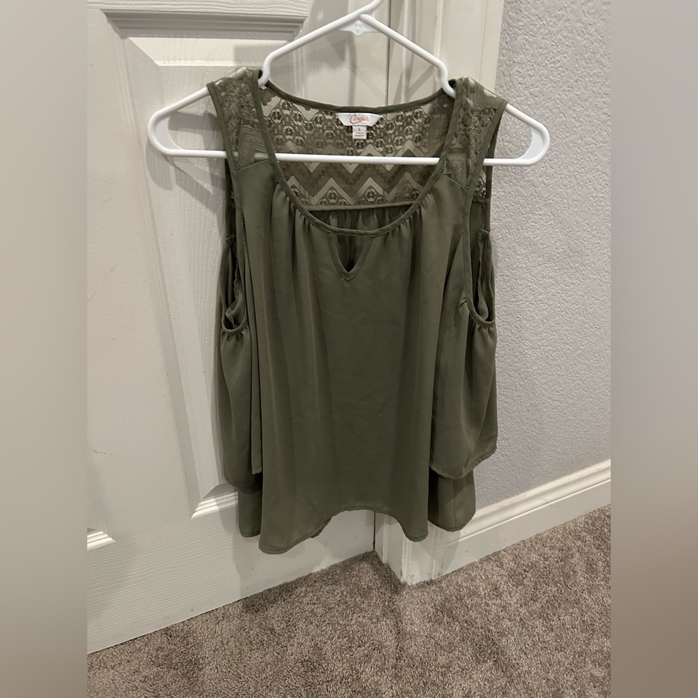 Olive green open shoulder shirt! Can be causal/dressy! Lace design on the back